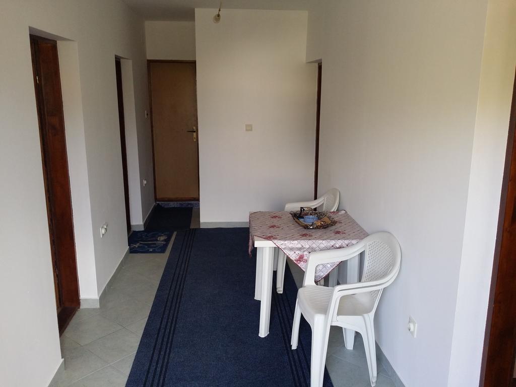 באר Apartman Tripkovic מראה חיצוני תמונה