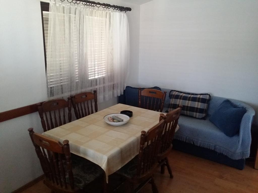 באר Apartman Tripkovic מראה חיצוני תמונה